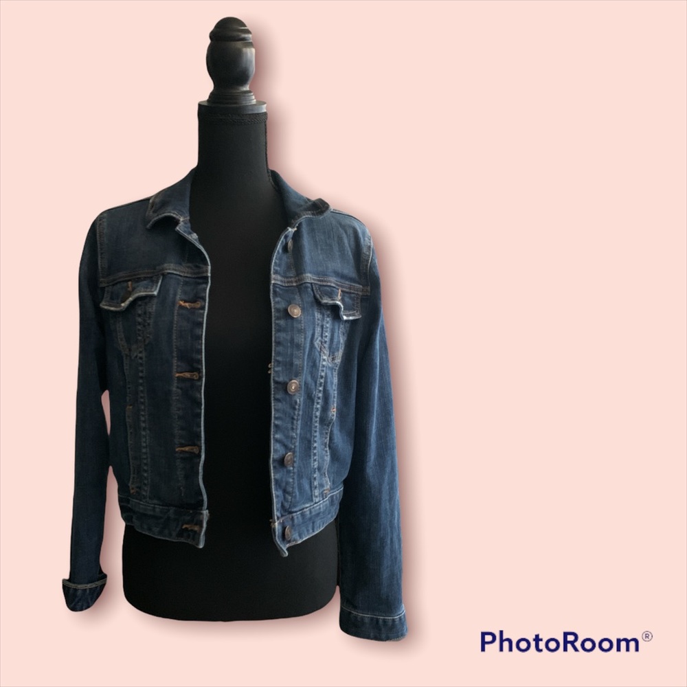 A&F Medium wash crop jean jacket size medium